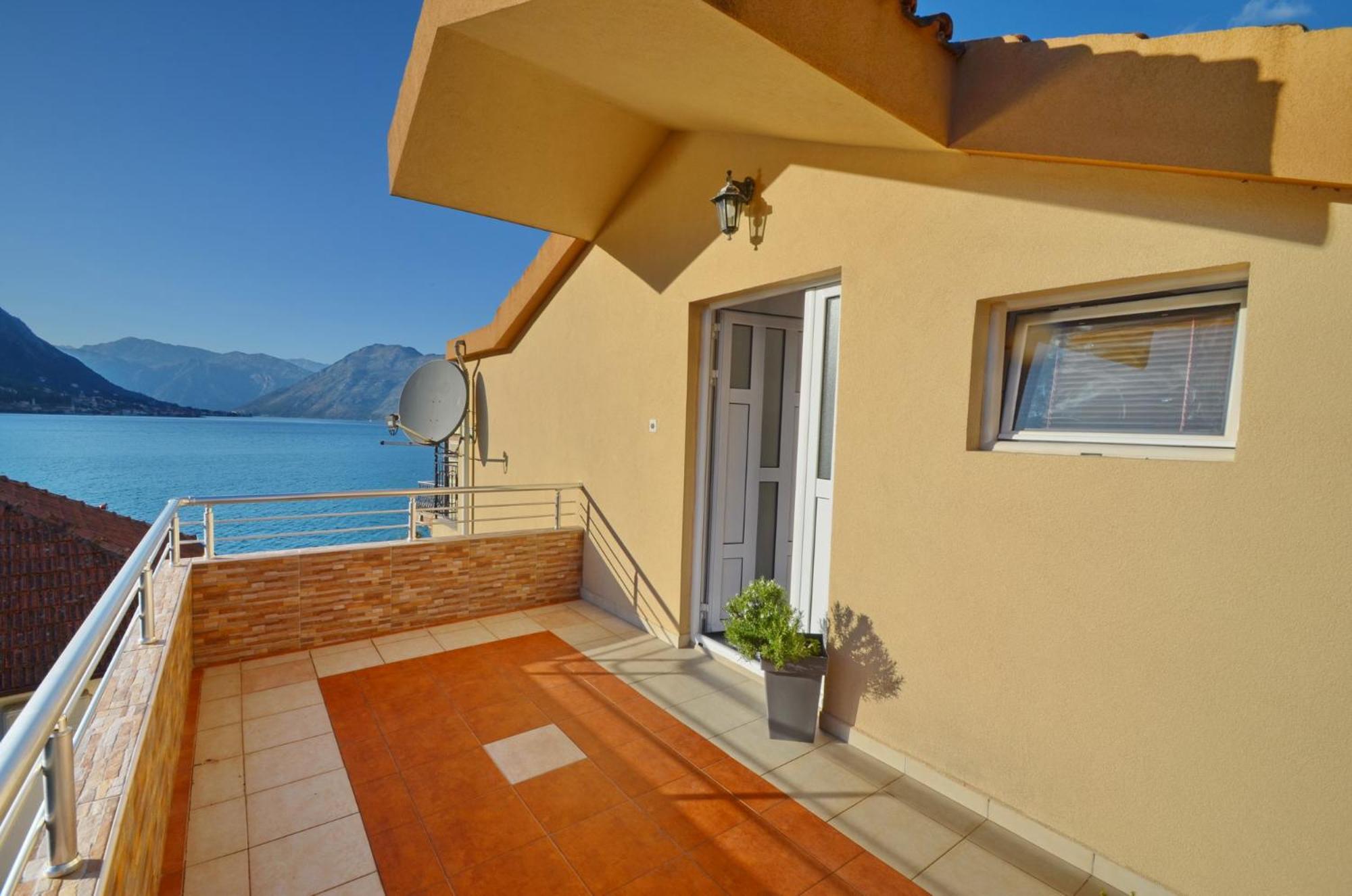 Apartment The Sea Coast Kotor Ngoại thất bức ảnh